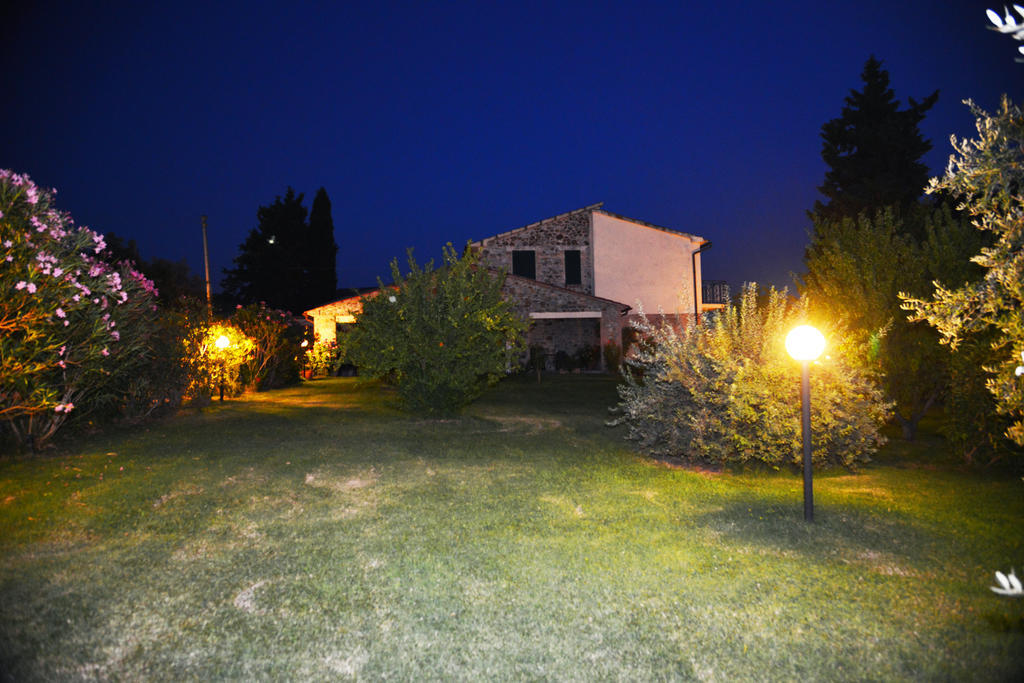 Agriturismo Podere Micitto Usi Eksteriør billede