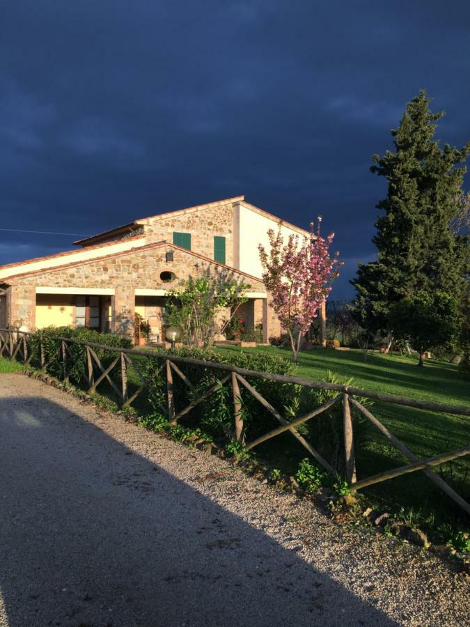 Agriturismo Podere Micitto Usi Eksteriør billede